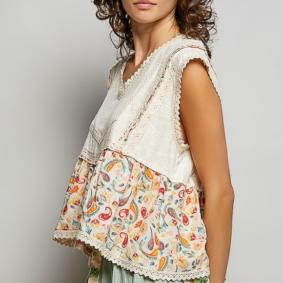 POL Paisley Ruffle Top - Picture 3 of 6